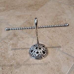 Brighten bracelet holder